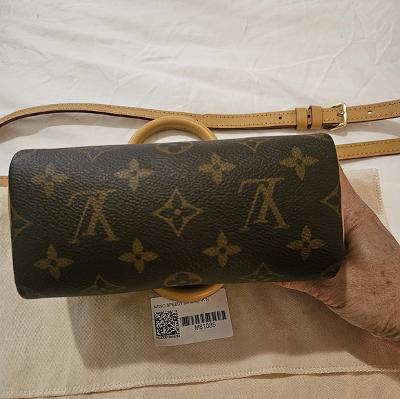 Louis Vuitton Speedy Nano - Picture 8 of 16